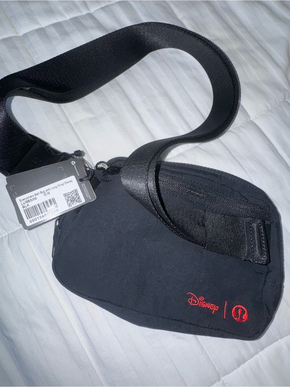 NWT Disney x Lululemon Everywhere Belt Bag 1L Mickey Outline Graphic Long Strap - Picture 7 of 8